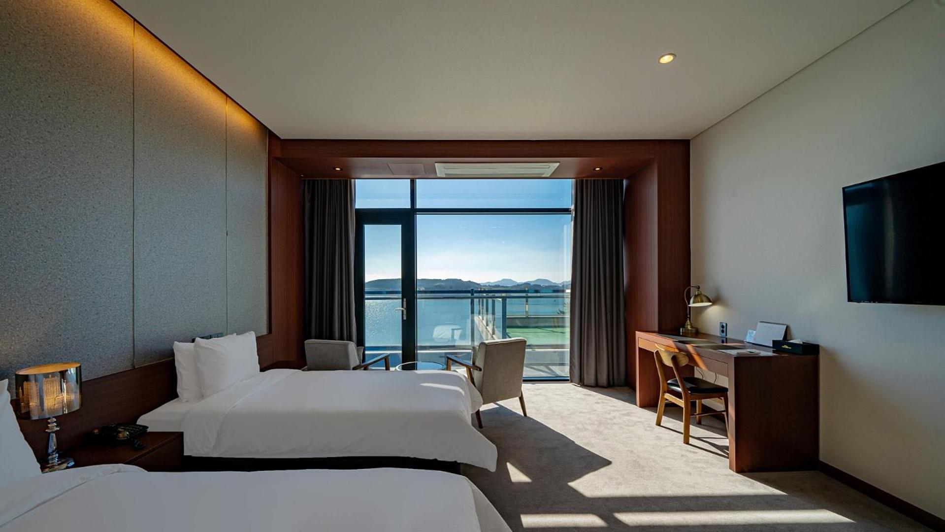 Hotel Jcs Yeosu Exterior photo